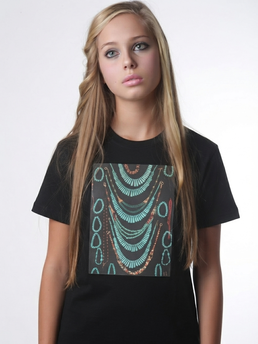 Necklaces T-shirt in Black